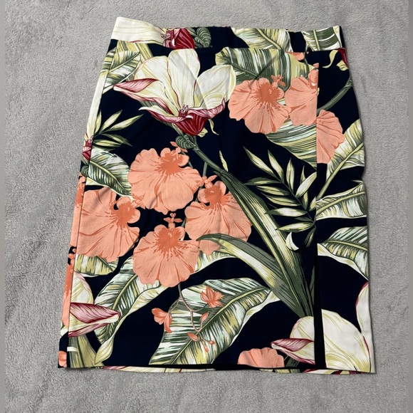 Ann Taylor Dresses & Skirts - Ann Taylor Floral Print Long Pencil Skirt Size 12P